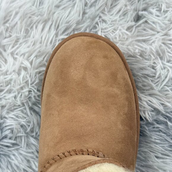 UGG Shearling Thick-Sole Snow Boots - Picture 7 of 8